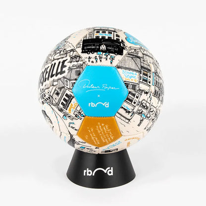 Le ballon OM x Docteur Paper